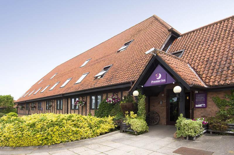 Premier Inn Milton Keynes South Exterior foto
