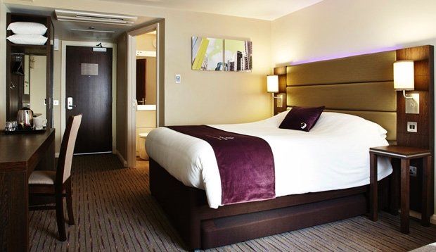 Premier Inn Milton Keynes South Exterior foto